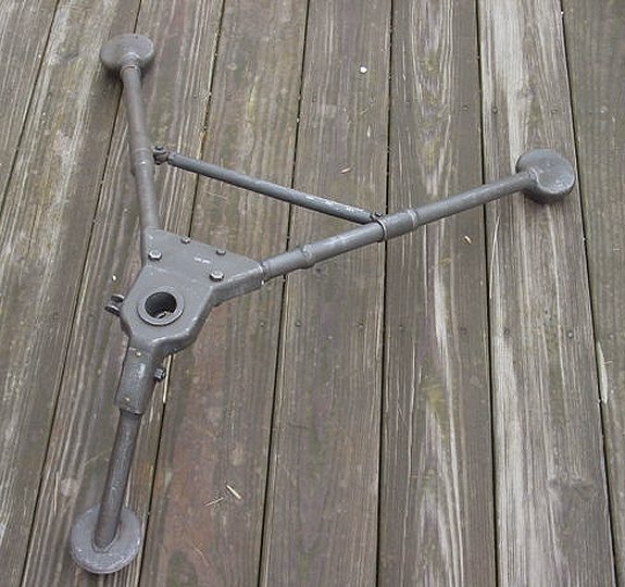 tripodm2ww2d.jpg - 79860 Bytes