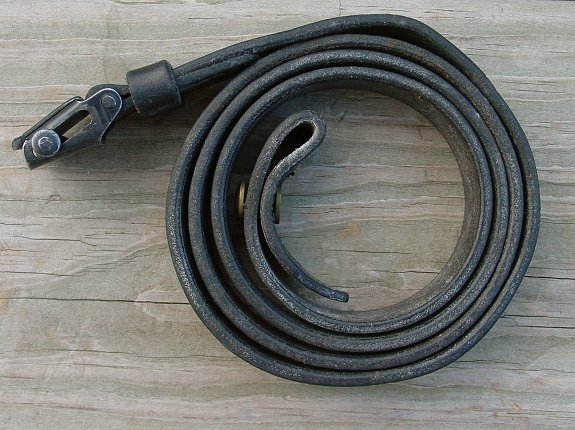 mp40slinga.jpg - 73686 Bytes
